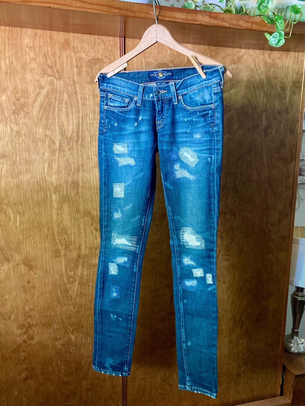 Lucky Brand Jeans Zoey Skinny 0/25 Distressed